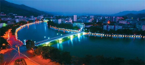 加盟鸡老大香鸡排收益怎么样，加盟鸡老大香鸡排开店多久回本